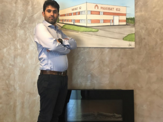 Adem Beyazit, Turc trentenaire, dirige Maxi Group à Outreau depuis 2013.